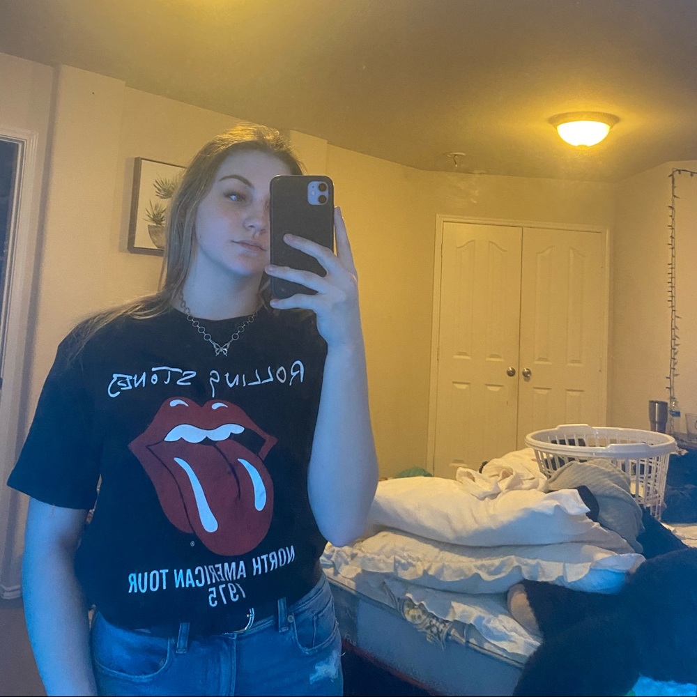 Black rolling stones t shirt